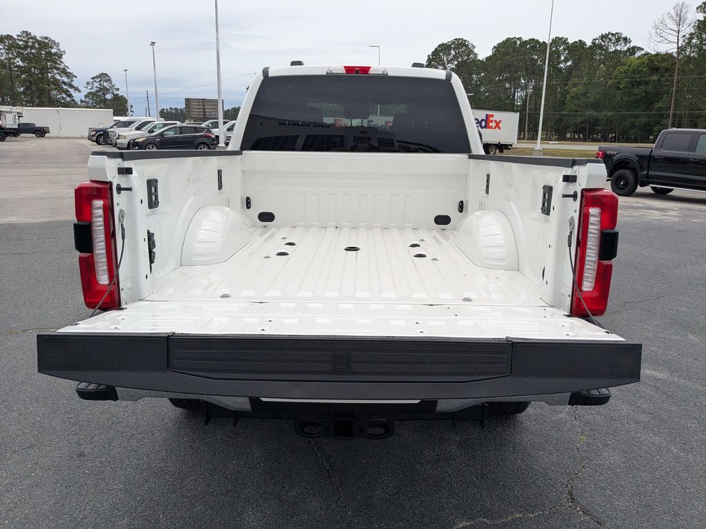 2026 Ford F-250 Super Duty - Star White Metallic Tri-Coat exterior view 13