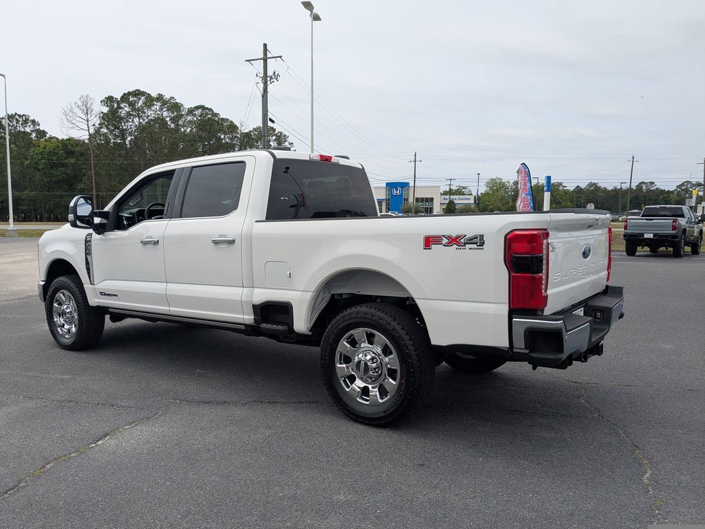 2026 Ford F-250 Super Duty - Star White Metallic Tri-Coat exterior view 6
