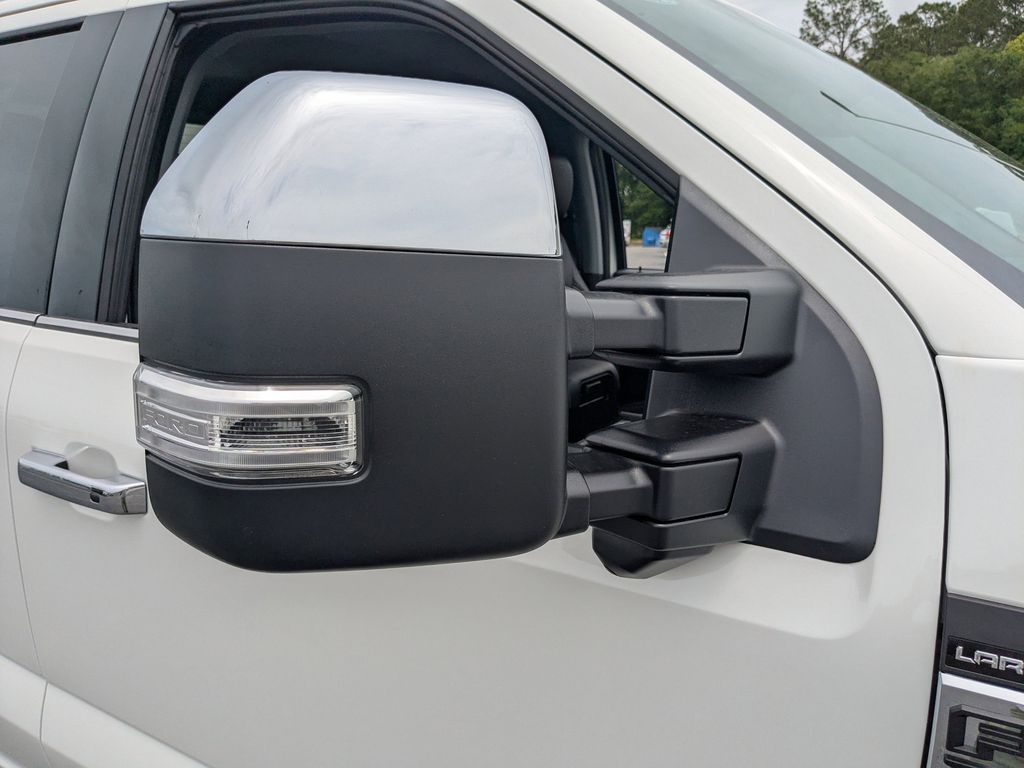 2026 Ford F-250 Super Duty - Star White Metallic Tri-Coat exterior view 12