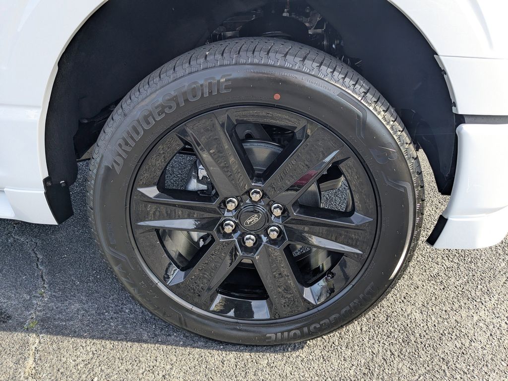 2026 Ford F-150 STX - Oxford White exterior view 11
