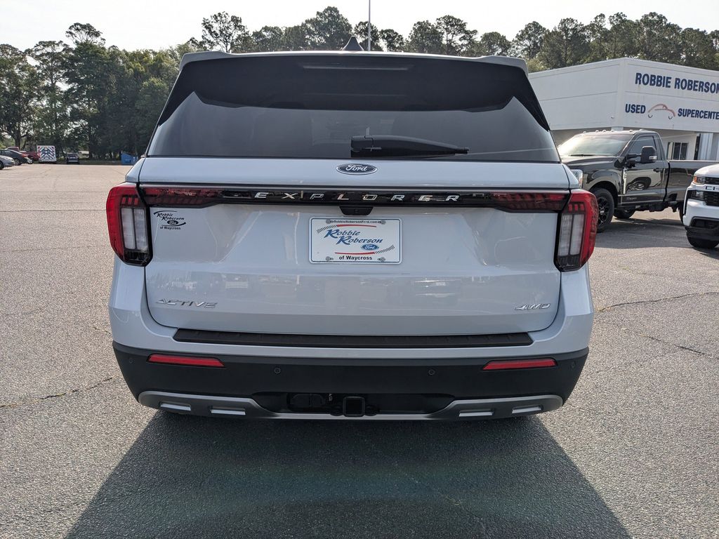 2026 Ford Explorer Active w/200A Pkg - Space White Metallic exterior view 5
