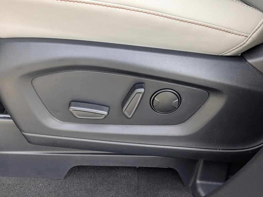 2026 Ford Explorer Active w/200A Pkg - Space White Metallic exterior view 19