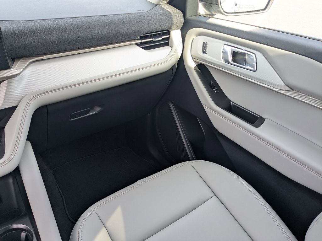 2026 Ford Explorer Active w/200A Pkg - Space White Metallic exterior view 16