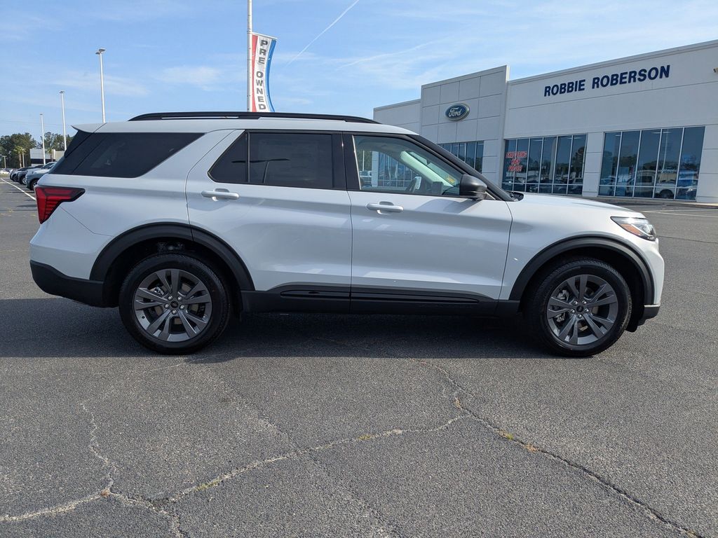 2026 Ford Explorer Active w/200A Pkg - Space White Metallic exterior view 3