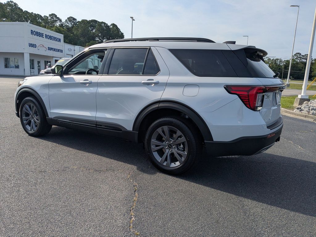 2026 Ford Explorer Active w/200A Pkg - Space White Metallic exterior view 6