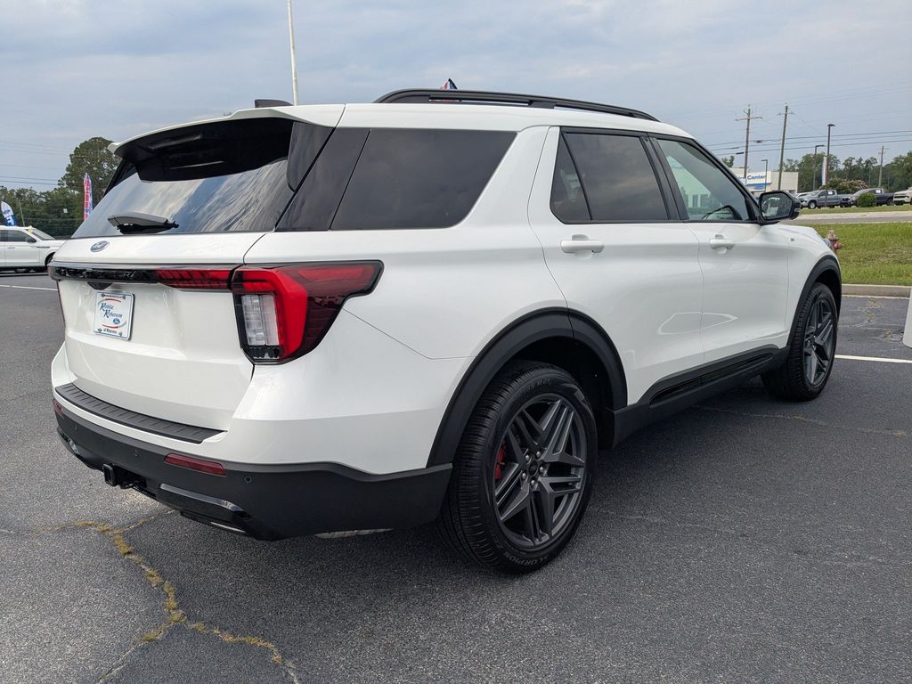 2026 Ford Explorer ST-Line - Star White Metallic Tri-Coat exterior view 4