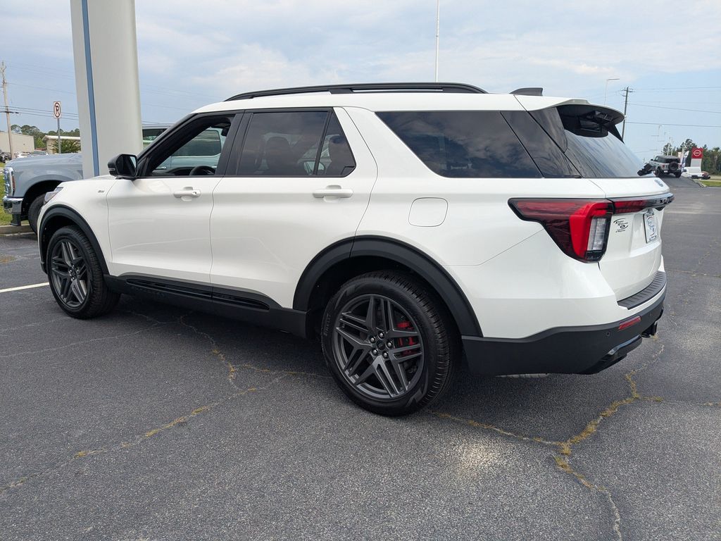 2026 Ford Explorer ST-Line - Star White Metallic Tri-Coat exterior view 6
