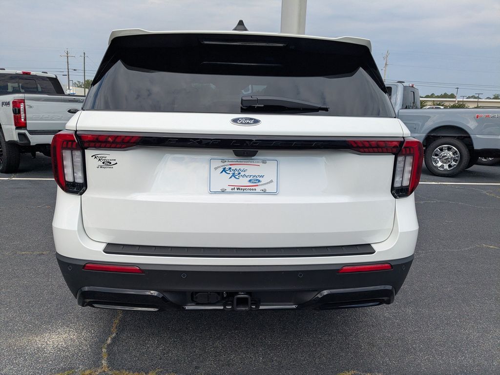 2026 Ford Explorer ST-Line - Star White Metallic Tri-Coat exterior view 5