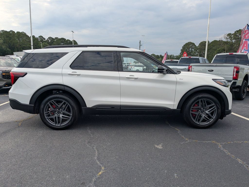 2026 Ford Explorer ST-Line - Star White Metallic Tri-Coat exterior view 3