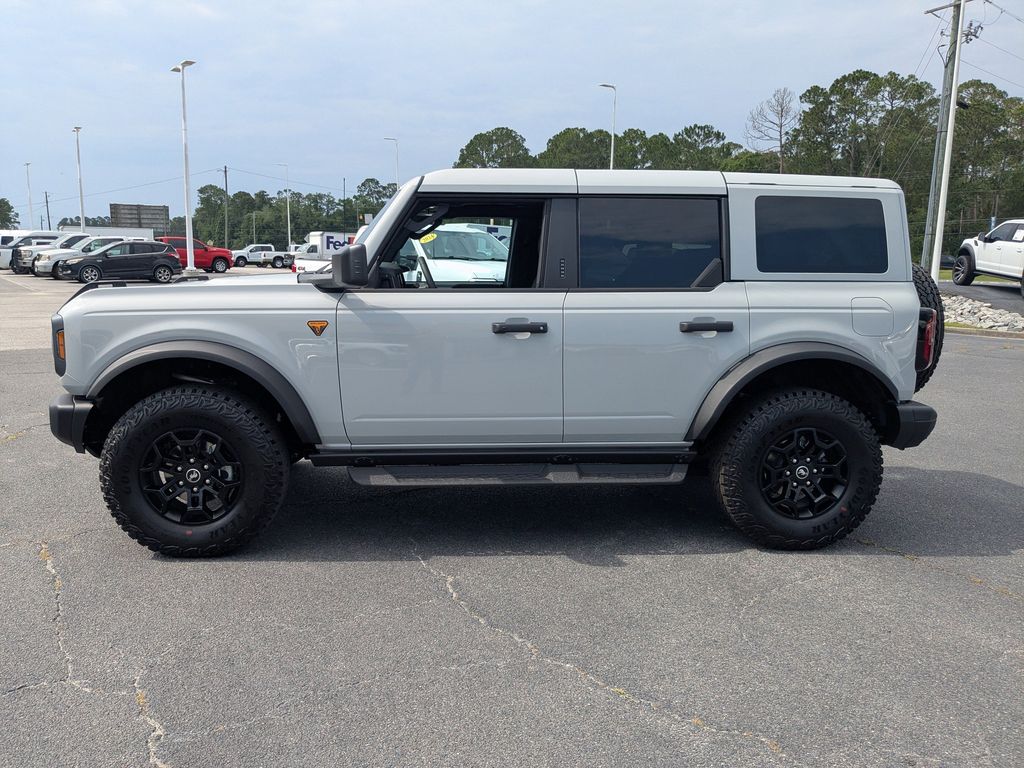 2026 Ford Bronco Badlands - Avalanche Gray exterior view 7