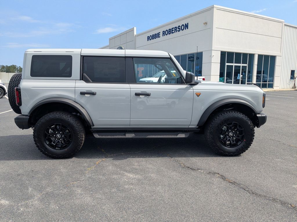 2026 Ford Bronco Badlands - Avalanche Gray exterior view 3