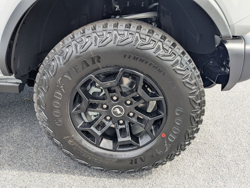 2026 Ford Bronco Badlands - Avalanche Gray exterior view 11