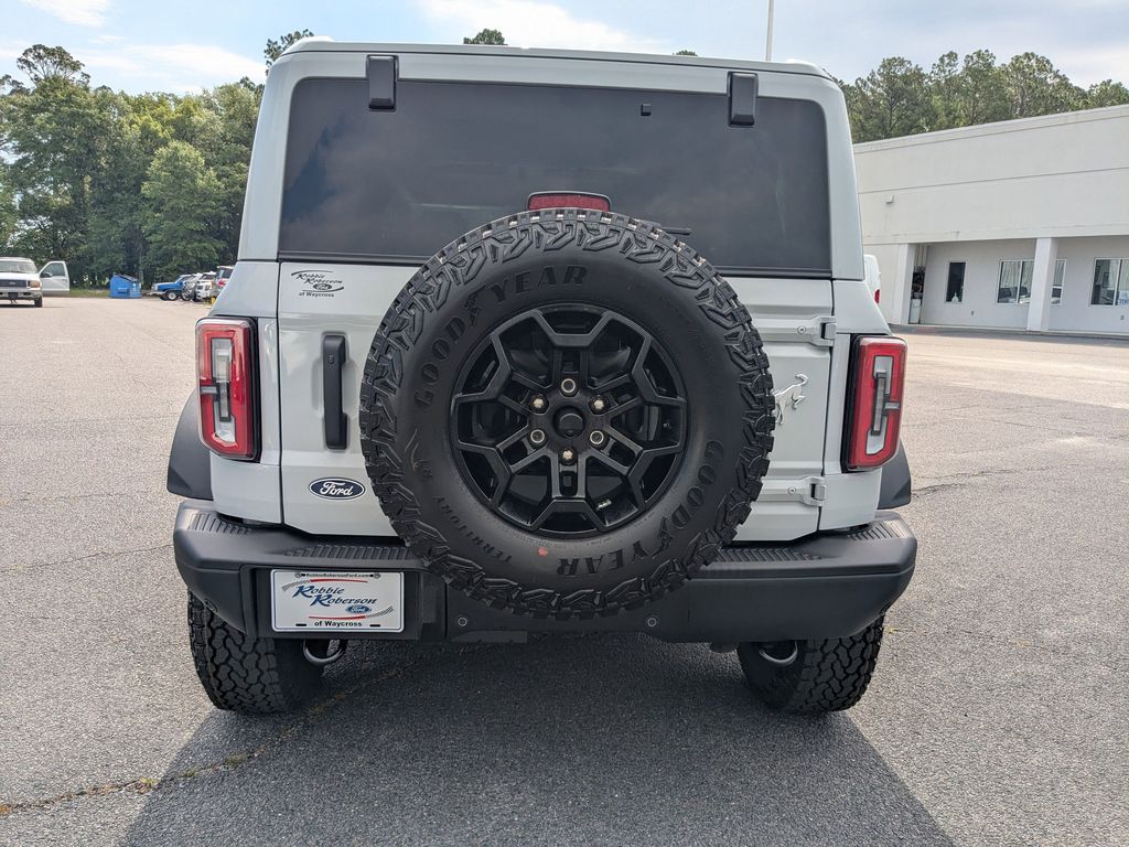 2026 Ford Bronco Badlands - Avalanche Gray exterior view 5