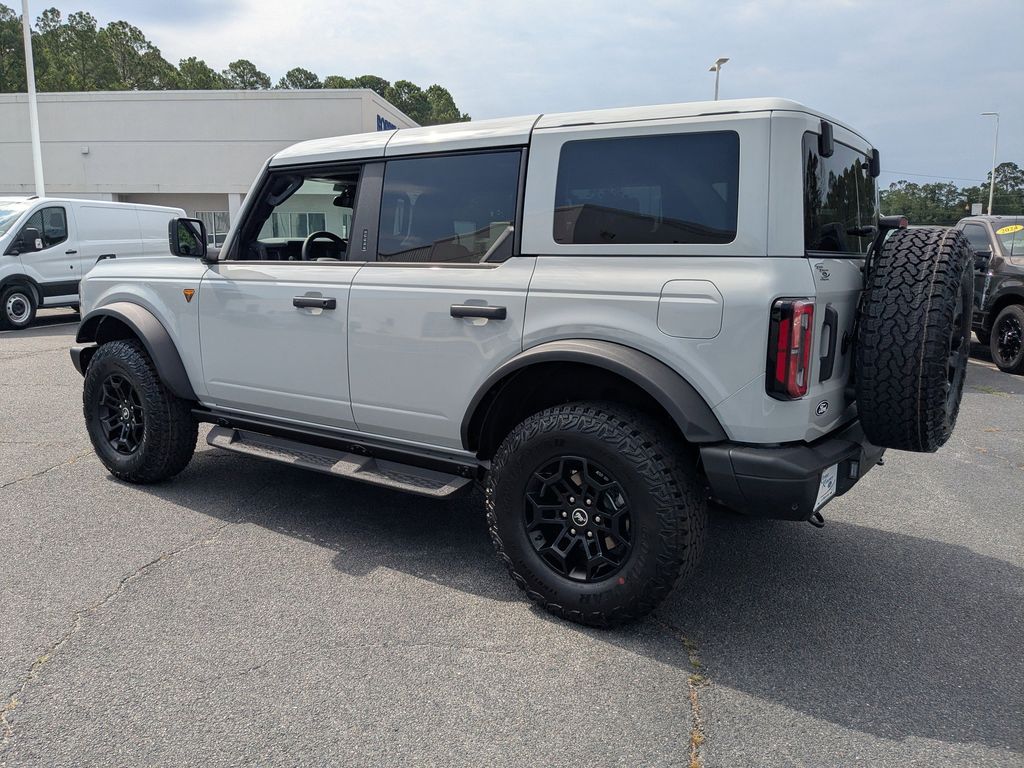 2026 Ford Bronco Badlands - Avalanche Gray exterior view 6
