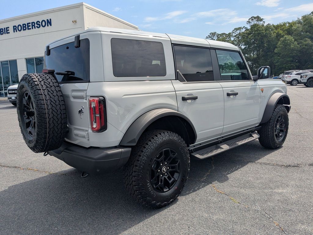 2026 Ford Bronco Badlands - Avalanche Gray exterior view 4
