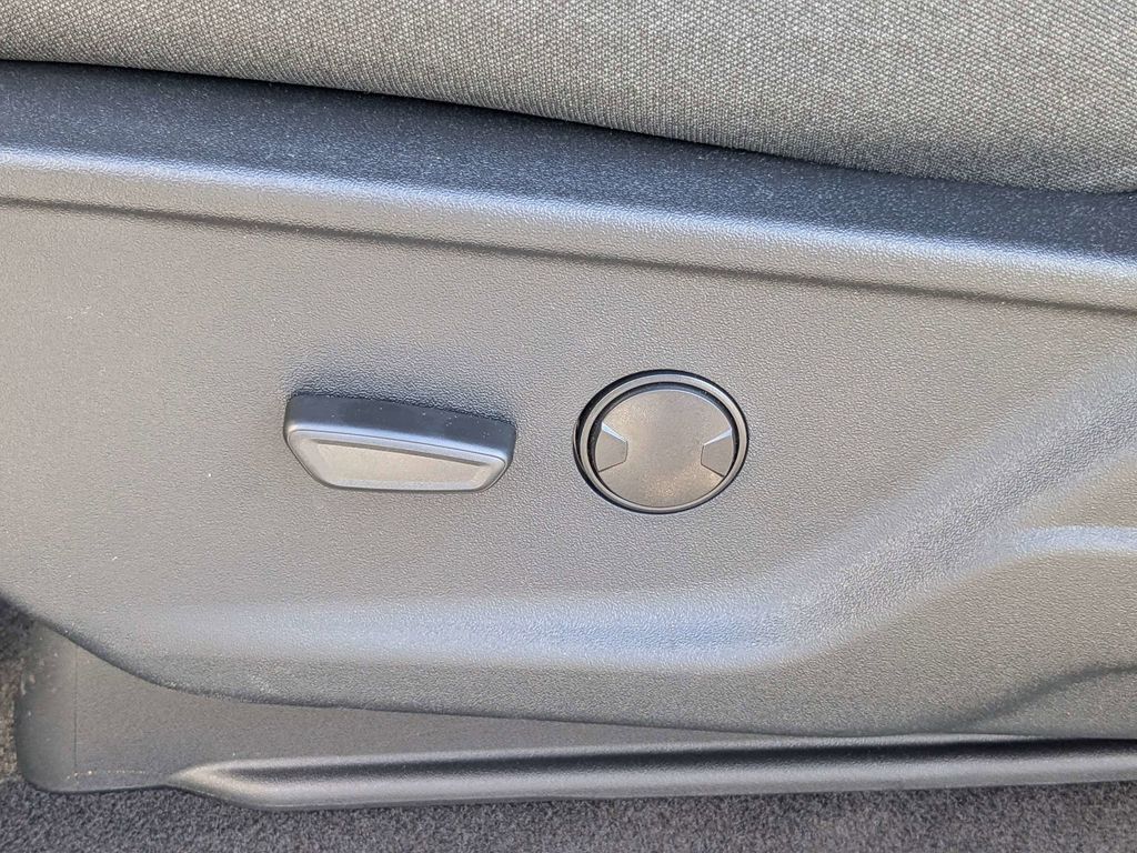 2026 Ford F-150 XLT - Iconic Silver Metallic exterior view 20