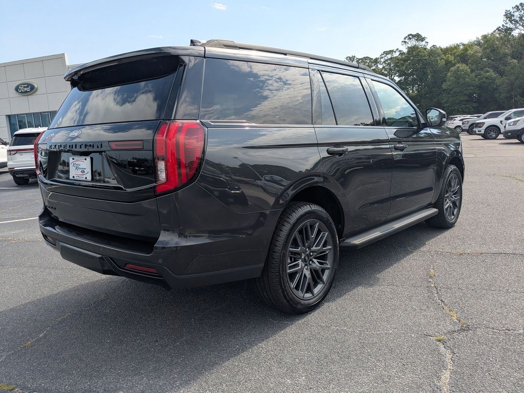 2026 Ford Expedition Platinum - Dark Matter Gray Metallic exterior view 4