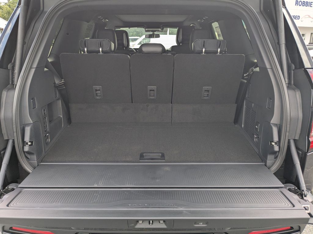 2026 Ford Expedition Platinum - Dark Matter Gray Metallic exterior view 13