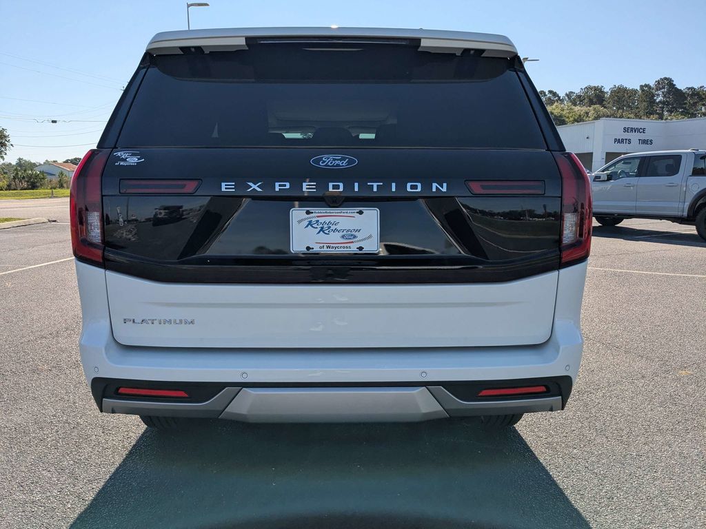 2026 Ford Expedition Platinum - Star White Metallic Tri-Coat exterior view 5