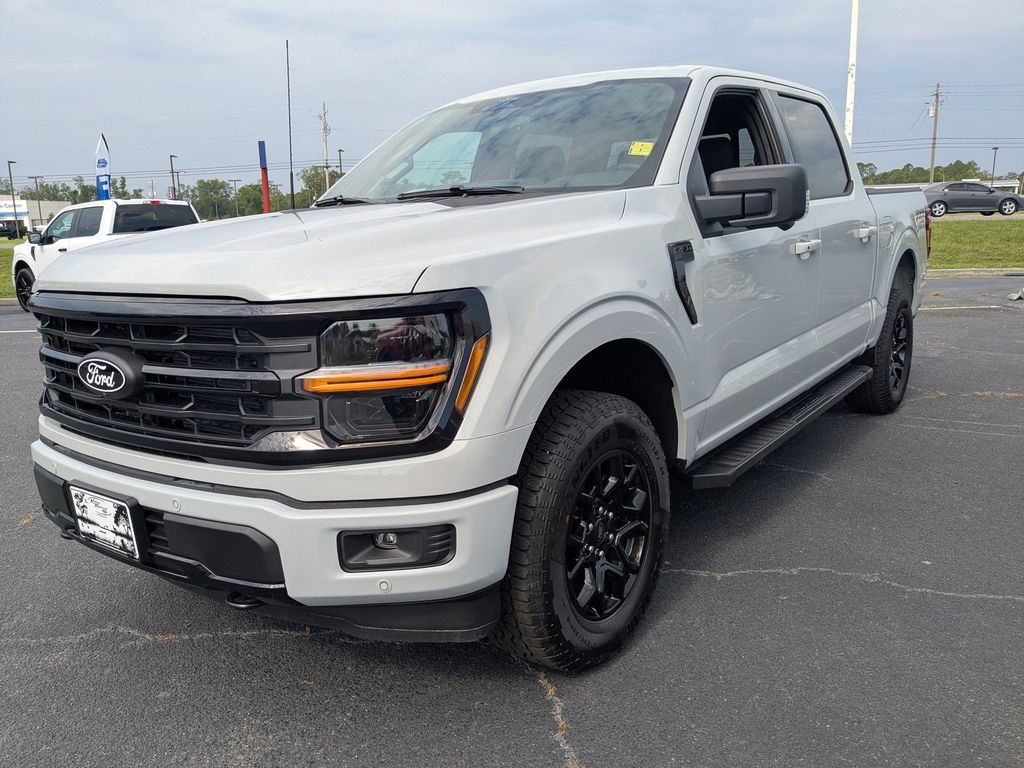 2026 Ford F-150 XLT - Avalanche exterior view 8