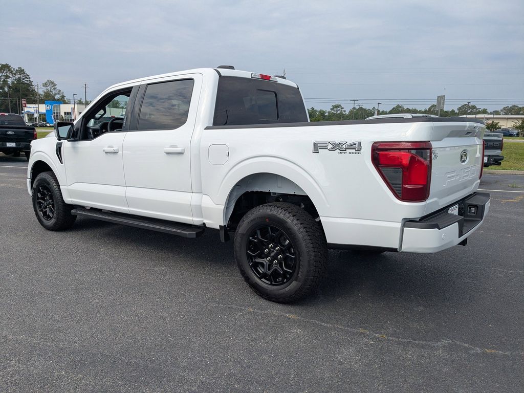 2026 Ford F-150 XLT - Oxford White exterior view 6