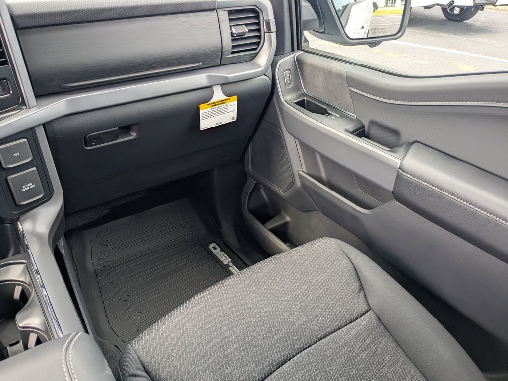2026 Ford F-150 XLT - Oxford White exterior view 17