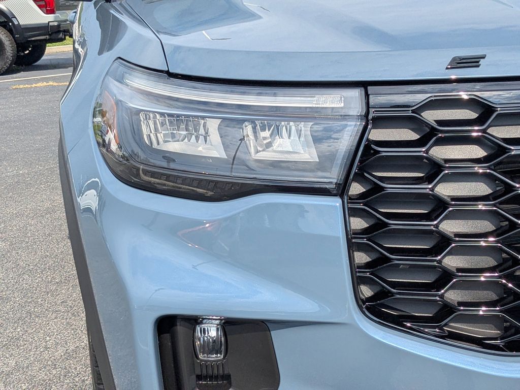 2026 Ford Explorer ST-Line - Vapor Blue Metallic exterior view 10