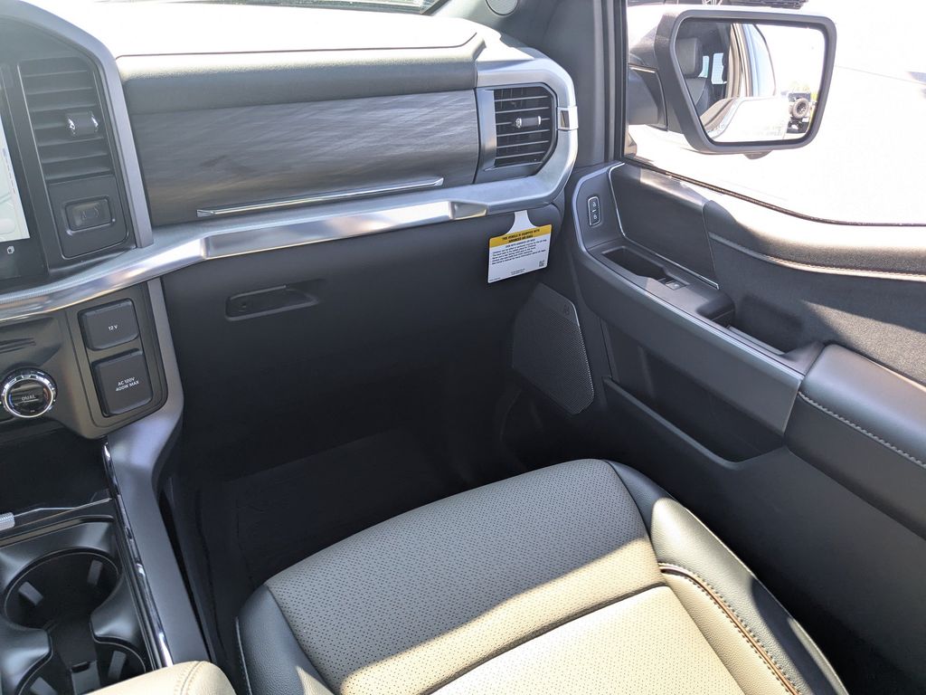 2026 Ford F-150 LARIAT - Star White Metallic Tri-Coat exterior view 17