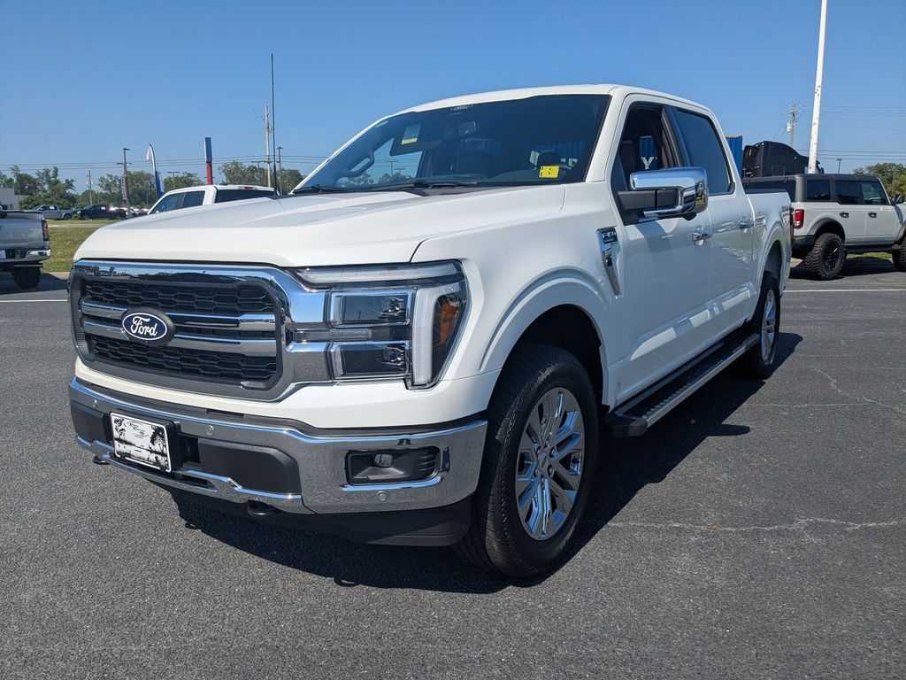 2026 Ford F-150 LARIAT - Star White Metallic Tri-Coat exterior view 8