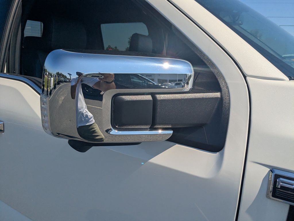 2026 Ford F-150 LARIAT - Star White Metallic Tri-Coat exterior view 10