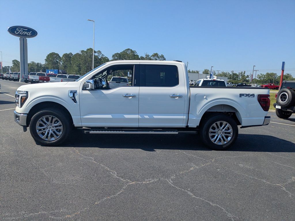 2026 Ford F-150 LARIAT - Star White Metallic Tri-Coat exterior view 9