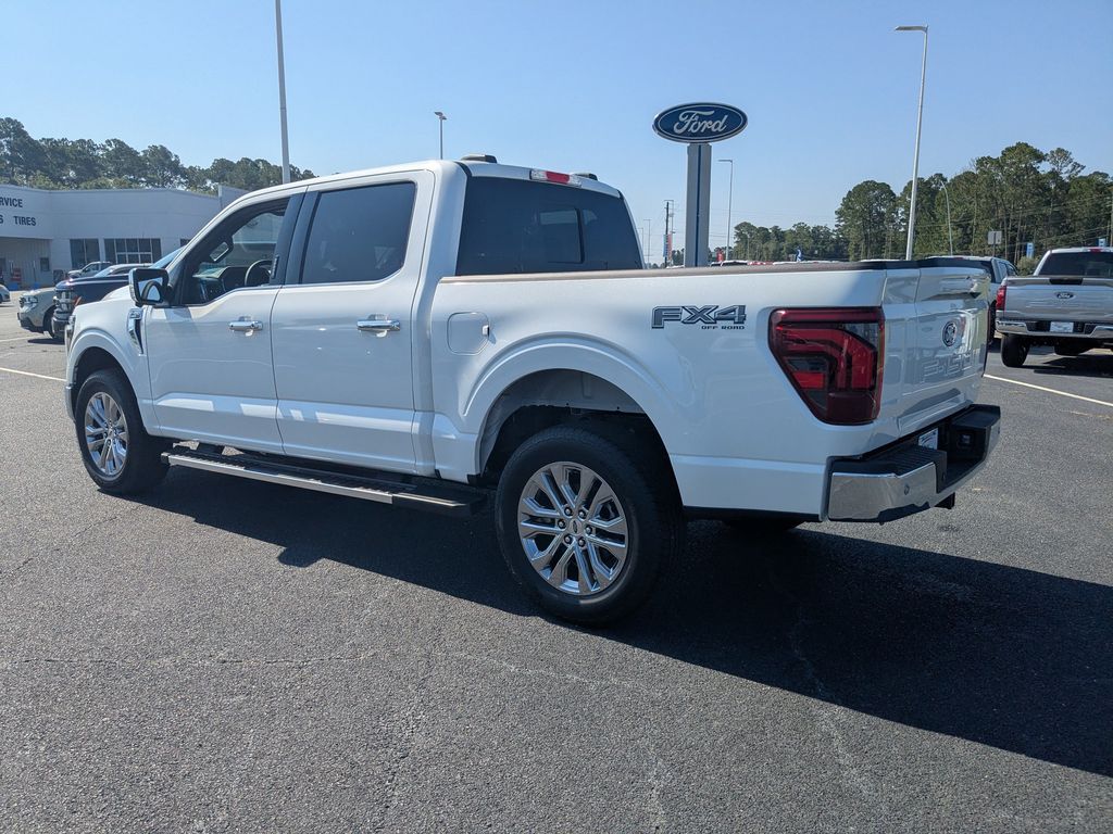 2026 Ford F-150 LARIAT - Star White Metallic Tri-Coat exterior view 4