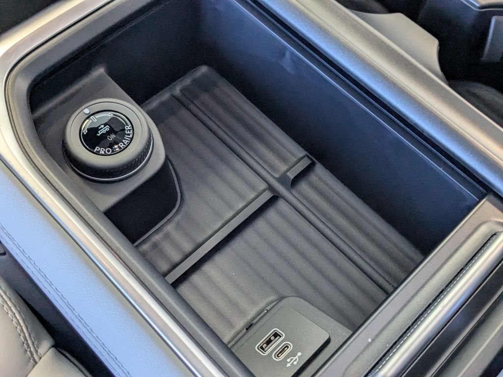2026 Ford Expedition Platinum - Glacier Gray Metallic Tri-Coat exterior view 19