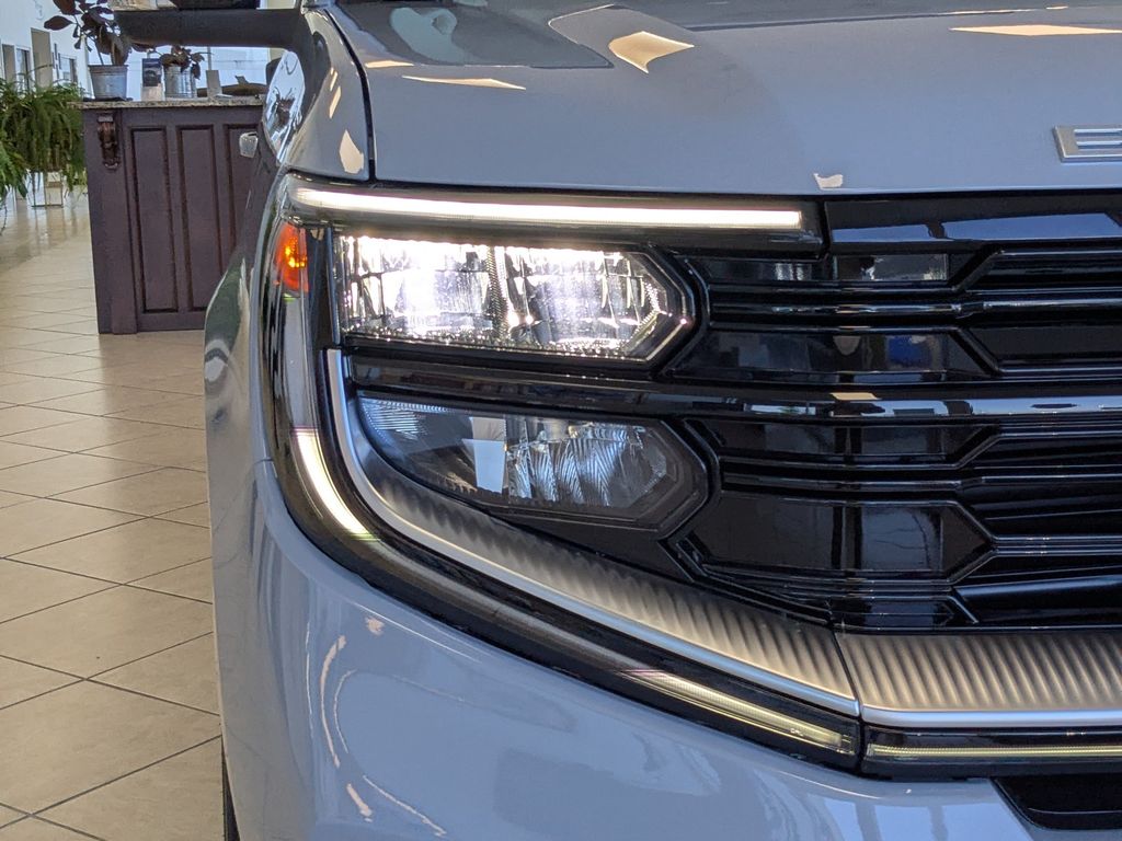 2026 Ford Expedition Platinum - Glacier Gray Metallic Tri-Coat exterior view 7