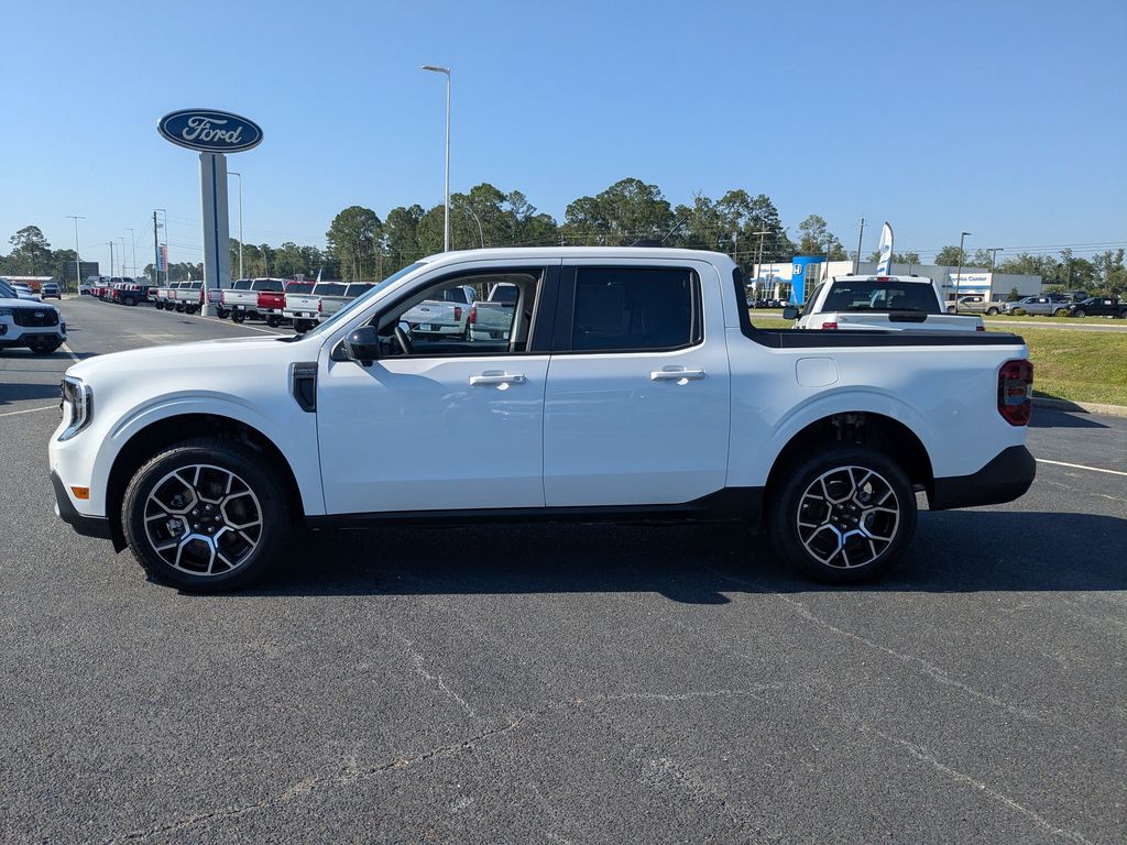2026 Ford Maverick LARIAT - Oxford White exterior view 9