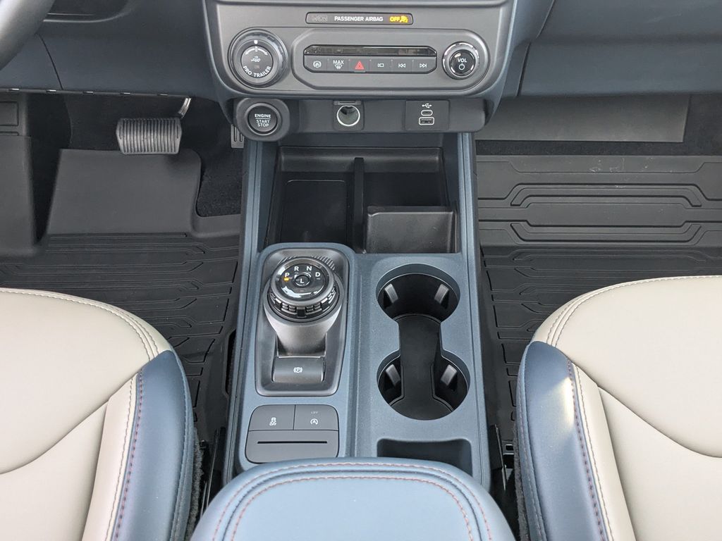2026 Ford Maverick LARIAT - Oxford White exterior view 18