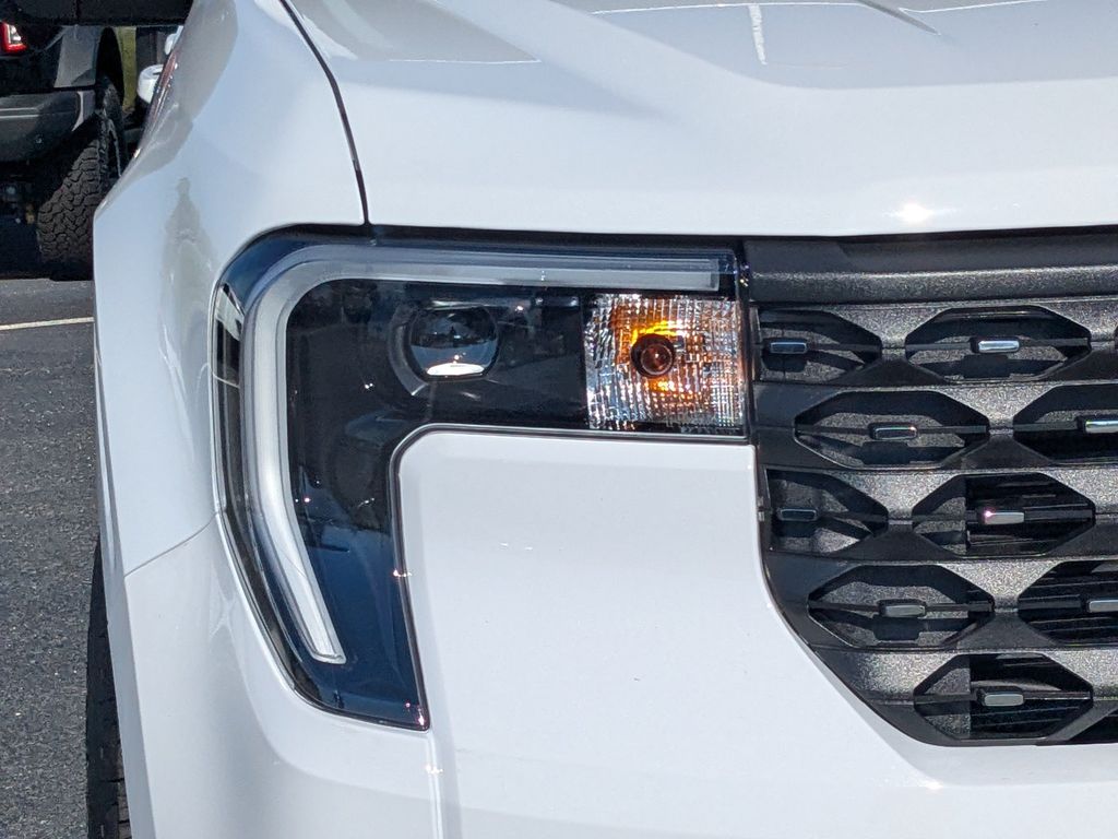 2026 Ford Maverick LARIAT - Oxford White exterior view 12