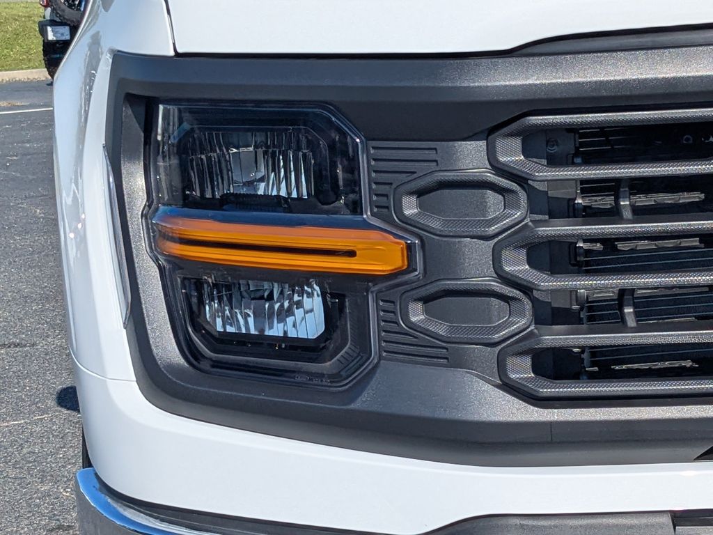 2026 Ford F-150 XL - Oxford White exterior view 12