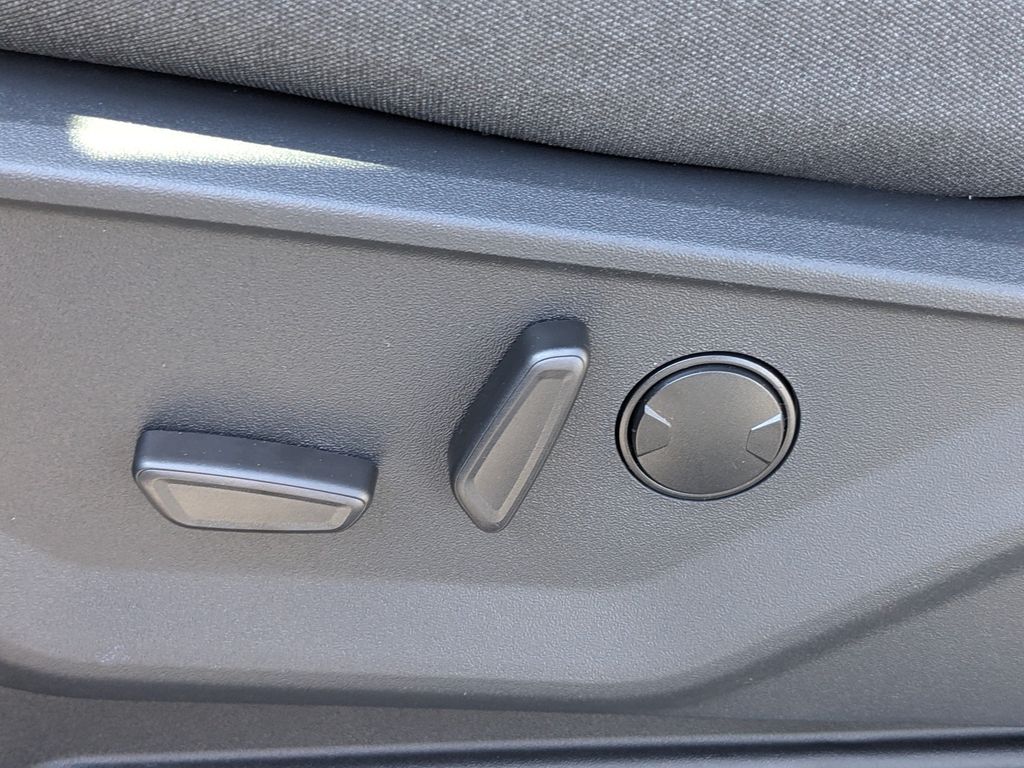 2026 Ford F-150 XLT - Avalanche exterior view 18