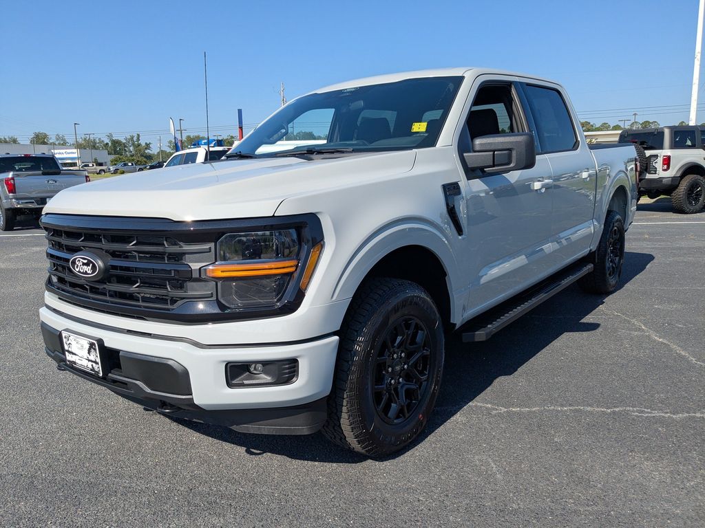 2026 Ford F-150 XLT - Avalanche exterior view 8