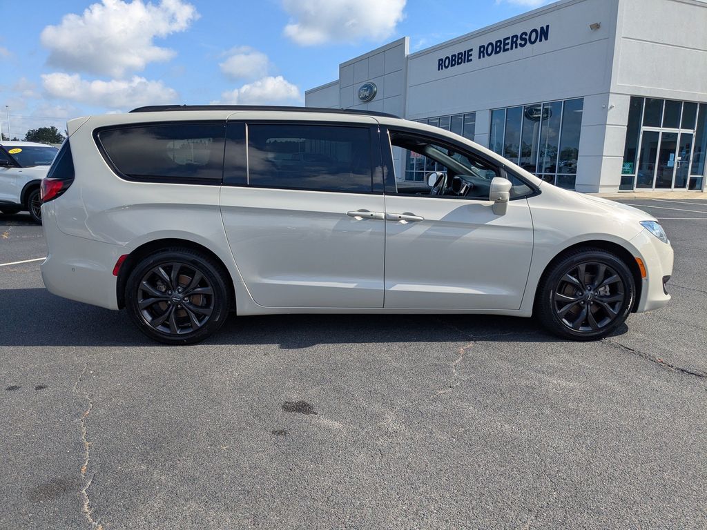 2020 Chrysler Pacifica Touring L Plus - Luxury White Pearlcoat exterior view 3
