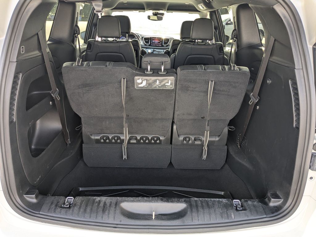 2020 Chrysler Pacifica Touring L Plus - Luxury White Pearlcoat exterior view 13