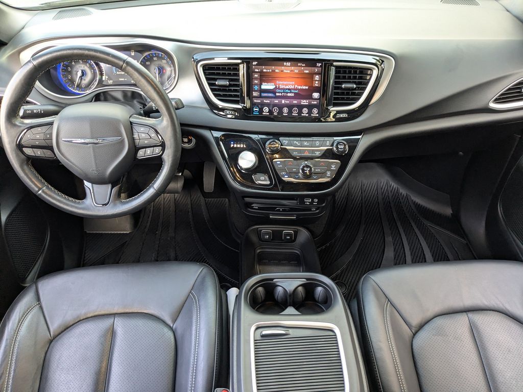 2020 Chrysler Pacifica Touring L Plus - Luxury White Pearlcoat exterior view 15