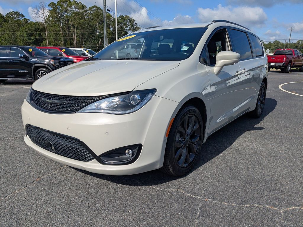 2020 Chrysler Pacifica Touring L Plus - Luxury White Pearlcoat exterior view 8