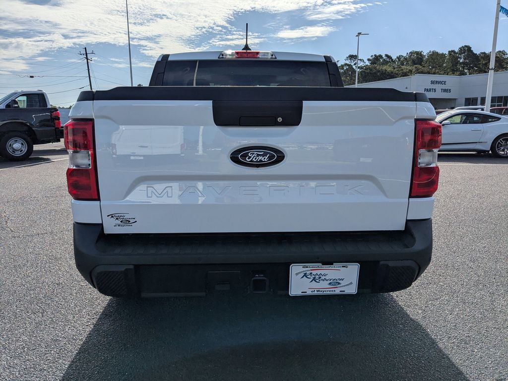 2025 Ford Maverick XLT - Oxford White exterior view 5