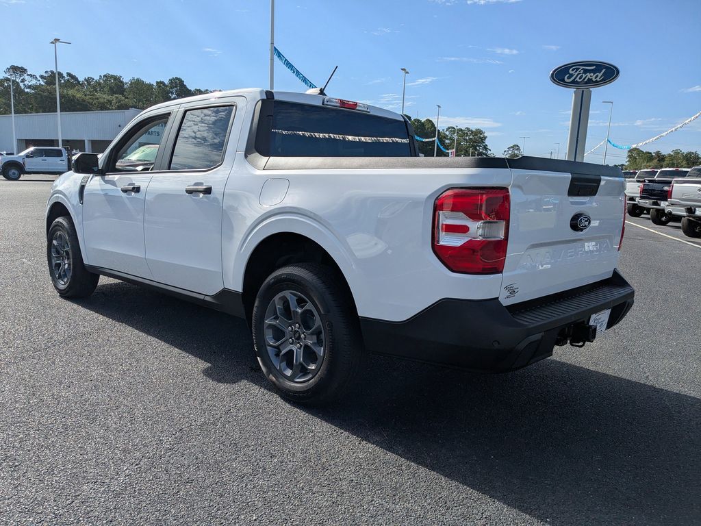 2025 Ford Maverick XLT - Oxford White exterior view 6