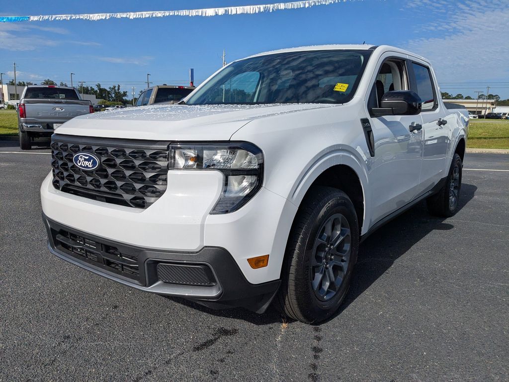 2025 Ford Maverick XLT - Oxford White exterior view 8
