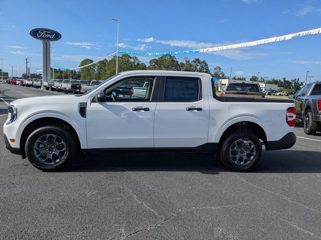 2025 Ford Maverick XLT - Oxford White exterior view 7