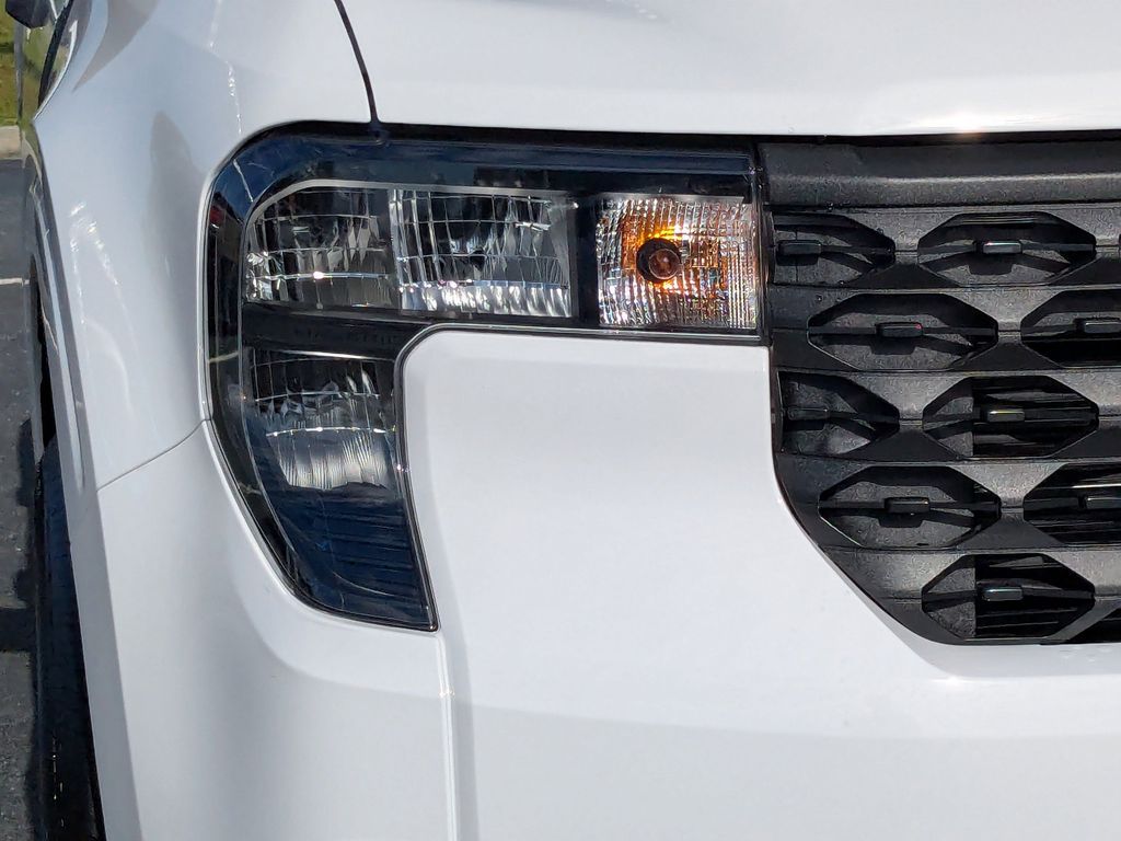 2025 Ford Maverick XLT - Oxford White exterior view 10