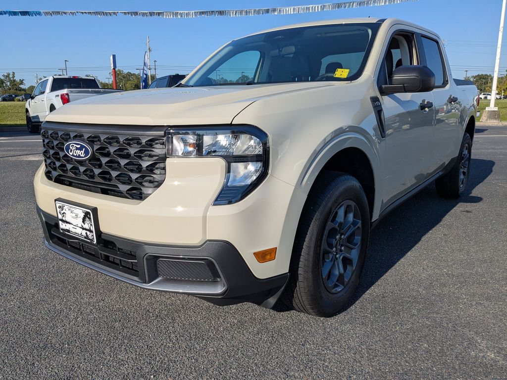 2025 Ford Maverick XLT - Desert Sand exterior view 8
